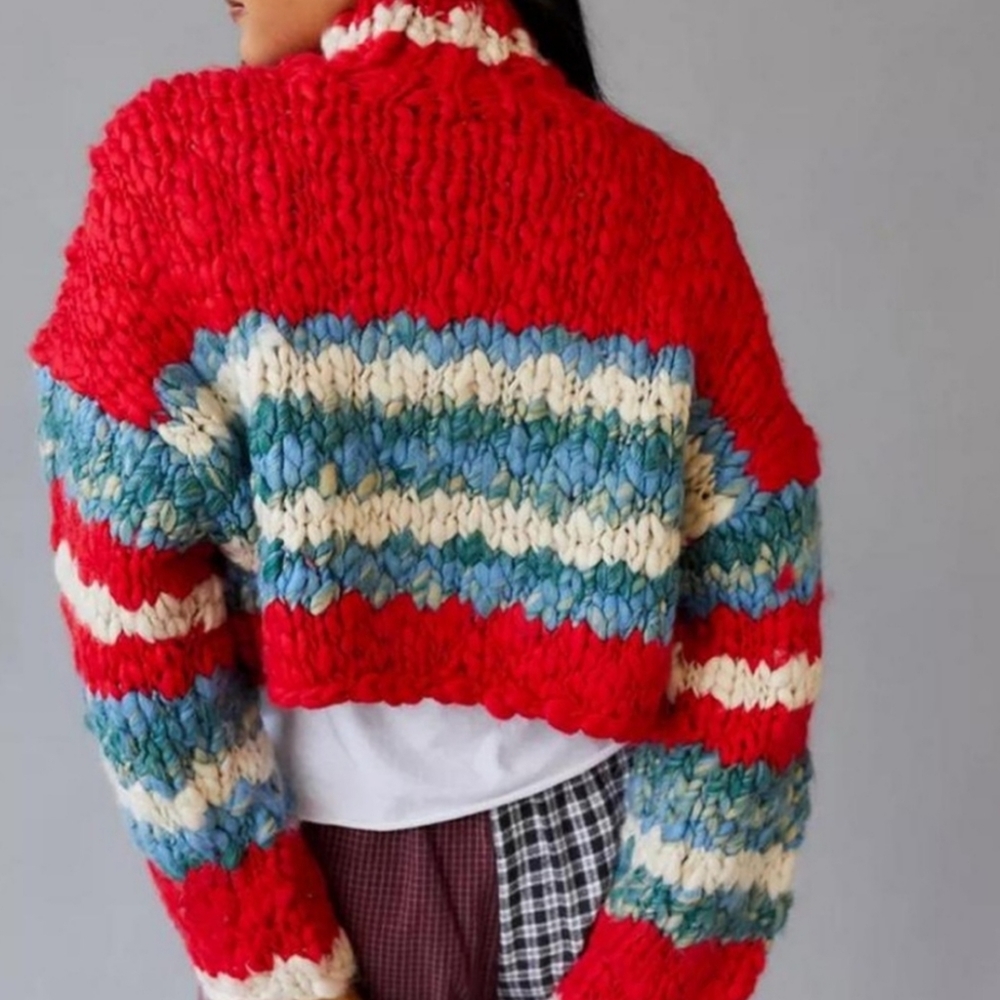 URBAN OUTFITTERS BDG Cropped Chunky Cardigan Sweater - Picture 3 of 8